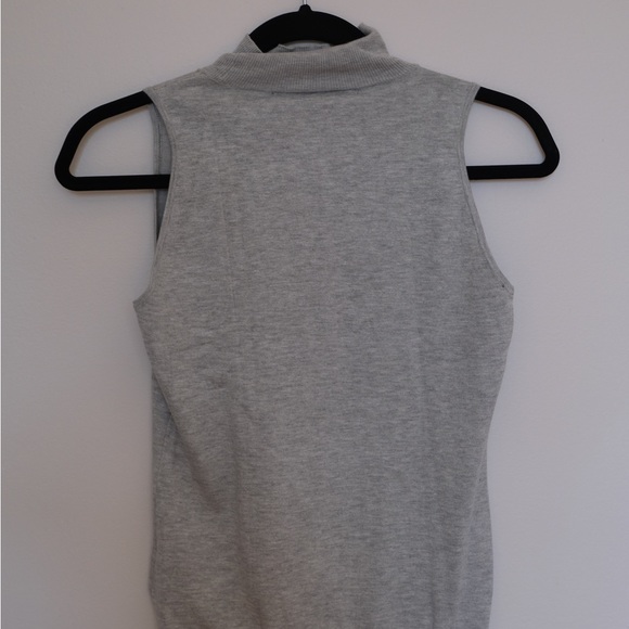 Guess grey top - Picture 4 of 4